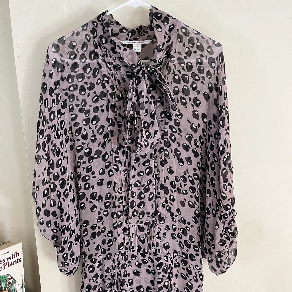 Pretty Patterned Dress with Flattering Style